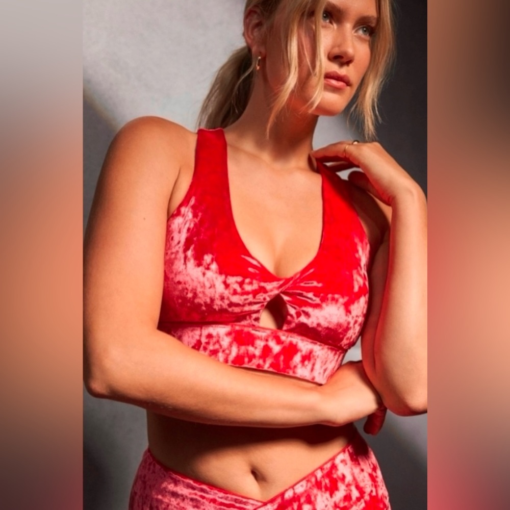 FABLETICS | ❤️ Oasis Twist Front Velour Sports Bra ~L ~NWT